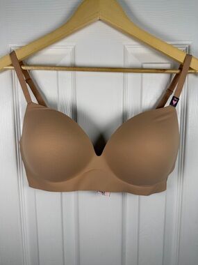 Victoria’s Secret Incredible Bra 36D Nude Padded Wireless TShirt Smooth Seamless